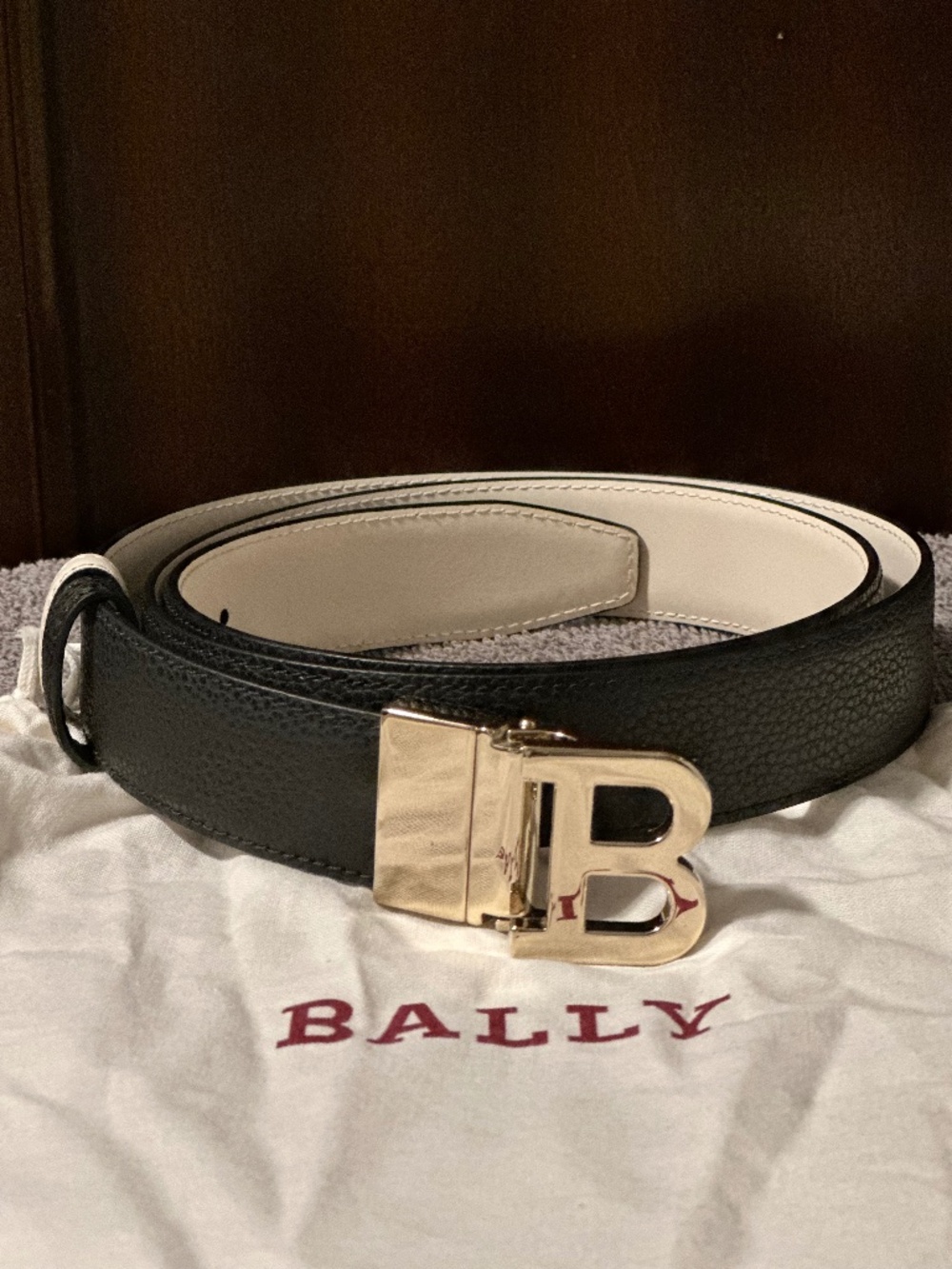 Bally Women’s Reversible Belt Size 42